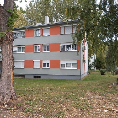 Luna 1 Vinkovci Dış mekan fotoğraf